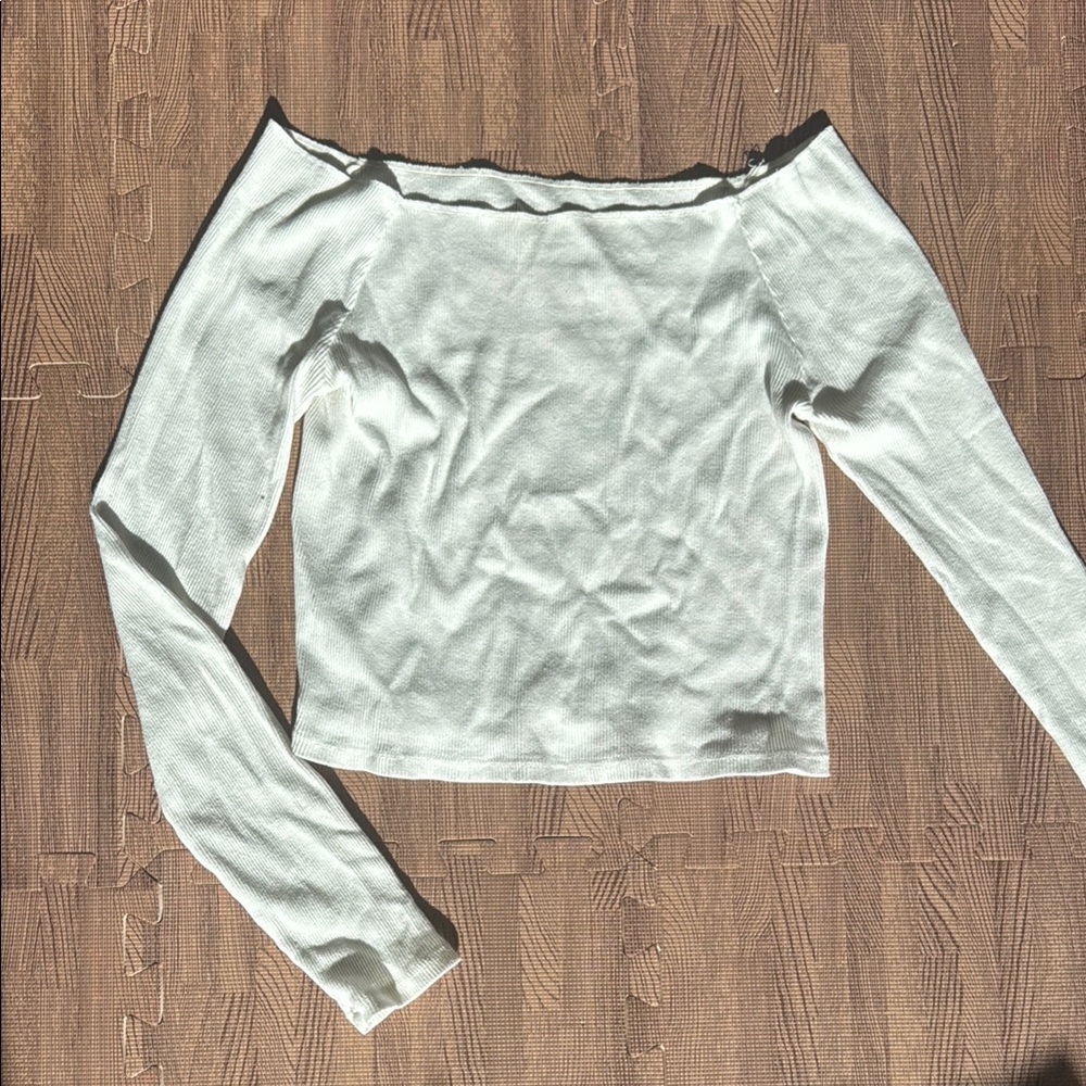 JOHN GAFT WHITE OFF THE SHOULDER SWEATER SIZE SMALL